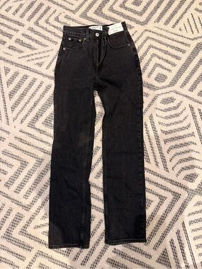 Abercrombie & Fitch Ankle ultra high rise Straight Leg Jeans in Black Wash - 23R